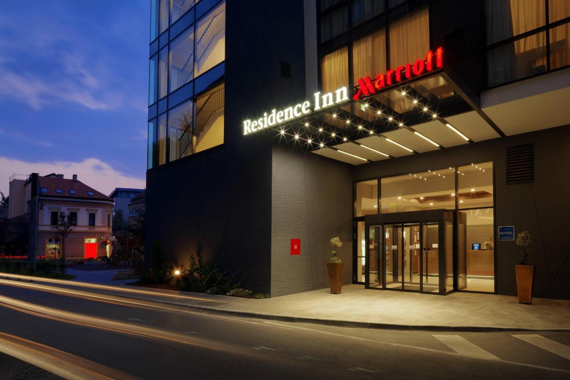 Hotel By Marriott